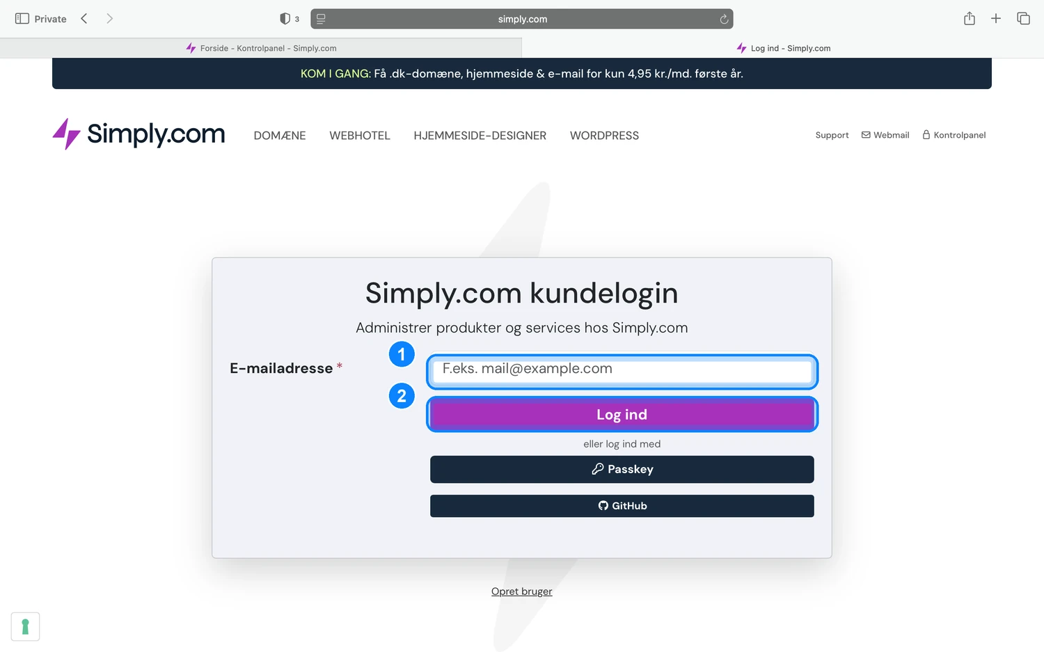 Simply.com login med e-mailfelt og Log ind markeret